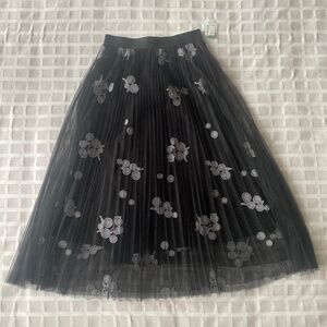 Black with white pleated Skirt New with Tags